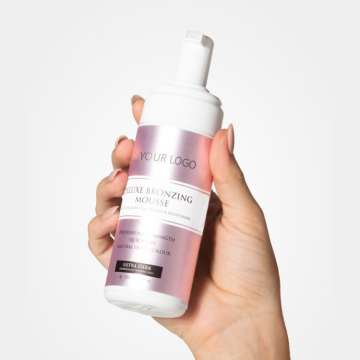 Mousse naturale auto -abbronzatura: abbronzatura portatile senza sole per un bagliore in bronzo dorato