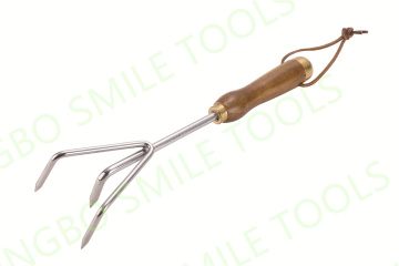 Affordable garden loose soil raking grass raking gardening tools