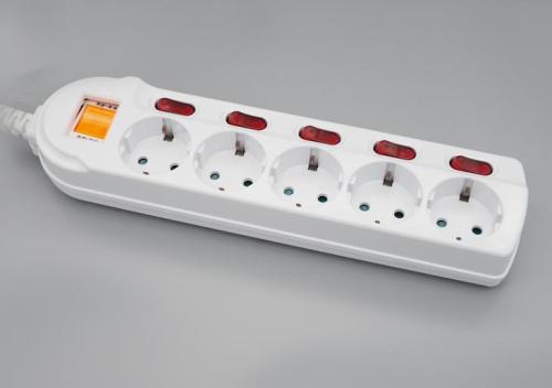 Switches independientes de la tira de alimentación estándar de la Alemania de 5,