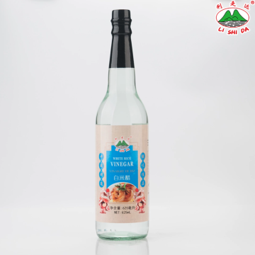 Transparent edible white rice vinegar