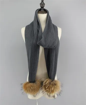 knit gril big pompom scarf