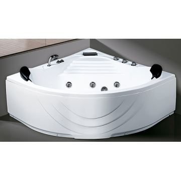 Vasca da bagno freestanding a forma di triangolo