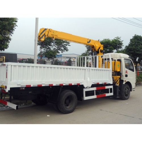Dongfeng 140 hp camión de transporte de grúa diesel