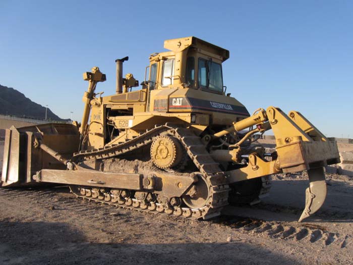 CAT D9N bulldozer