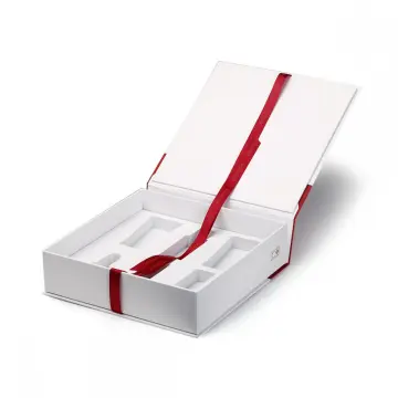 Gift Box With Hinged Lid And Magnetic Closure