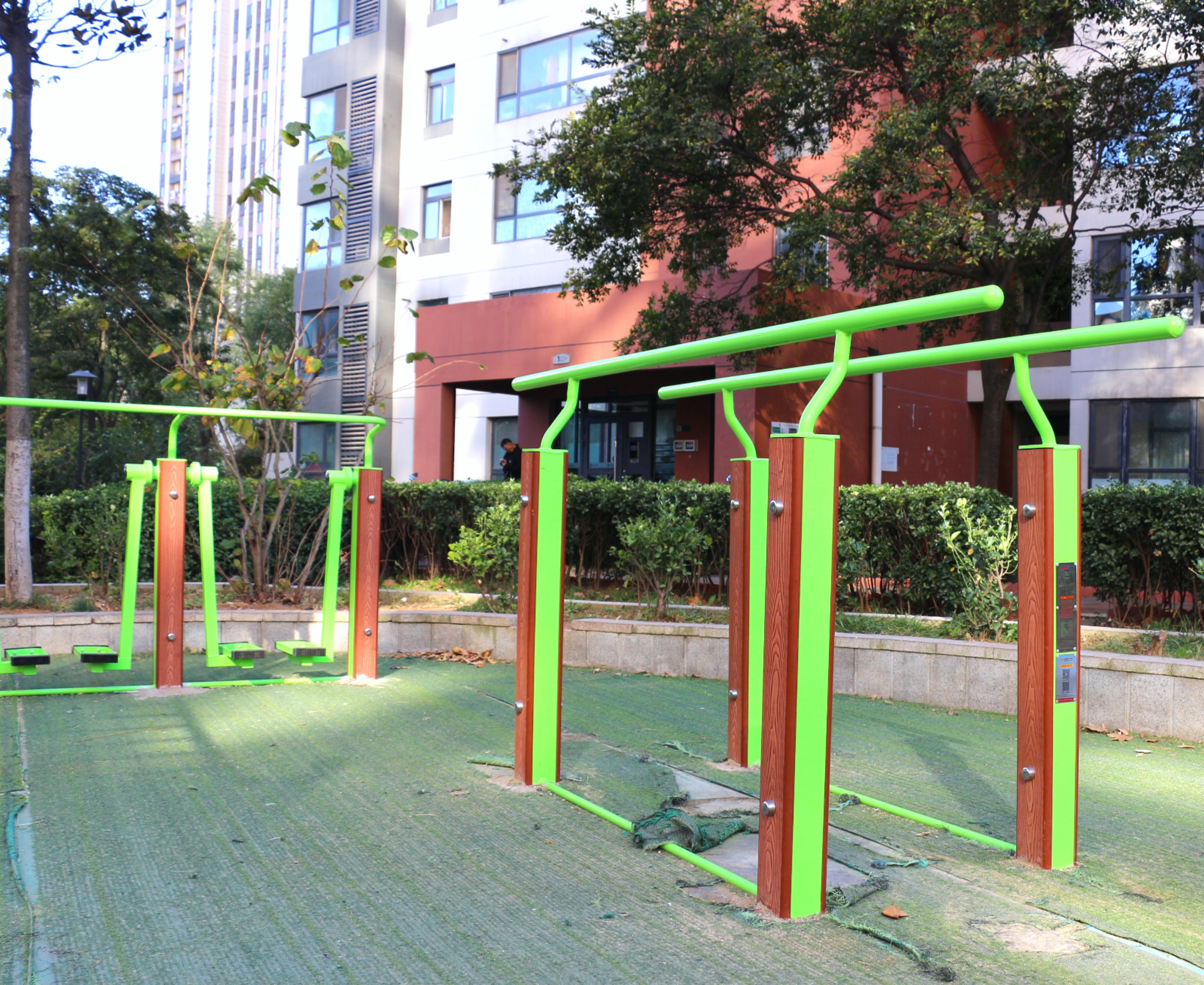 Outdoor fitness equipment