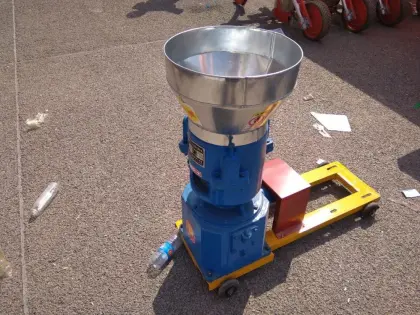 les feuilles de luzerne cardeuse paille boulettes