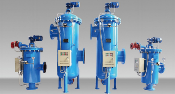 Brush-type self-cleaning filter