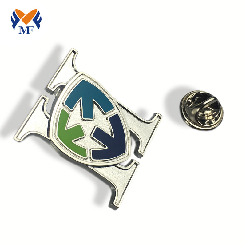 Logo Pin Lencana Metal Die Cut Custom