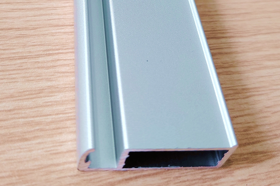 Cadre en aluminium de montage solaire Cadre du panneau solaire 12 * 35