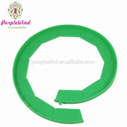 BPA FREE Silicone Adjustable Fluted Pie Crust Shield