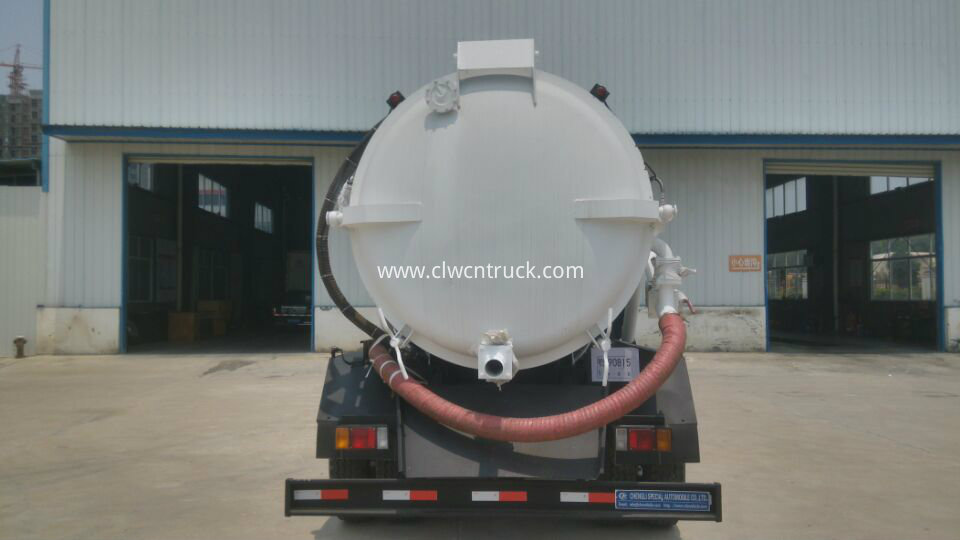 sewer vacuum truck