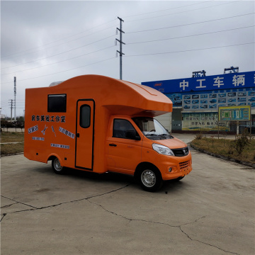 Unidade versátil de food truck e manicure