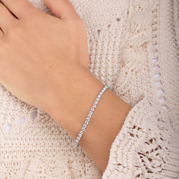 สร้อยข้อมือเทนนิสเพชรแล็บไวท์โกลด์ 9K สไตล์โมเดิร์น