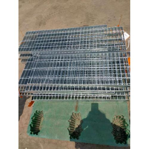 Grating Plate Metal Mesh Galvanized Metal Bar Steel Grating for Construction and Sidewalk Supplier