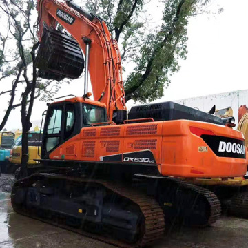 Penggali Doosan DH530 yang digunakan untuk dijual di Shanghai