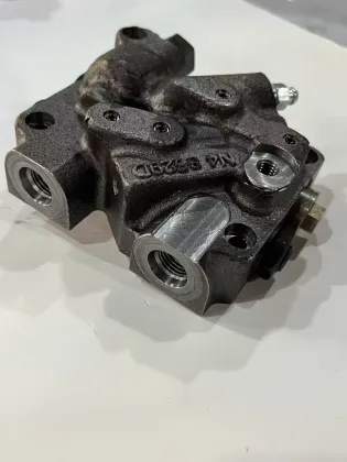 Komatsu 27/28/30/40MR-2 Lift Cylinder