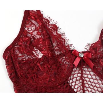 Lingerie com corpete de renda com armação de uma só peça