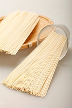 Noodles di grano cucinati in casa di alta qualità