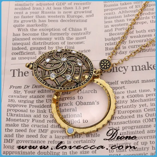 Alibaba hot sale fashion magnifier framed glass pendant necklace for reading