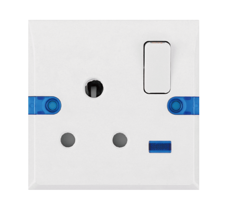 RN Serie 1 Gang 15a Switched Socket