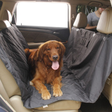 Hintersitzhund -Autositzabdeckungen hinten hinter sich