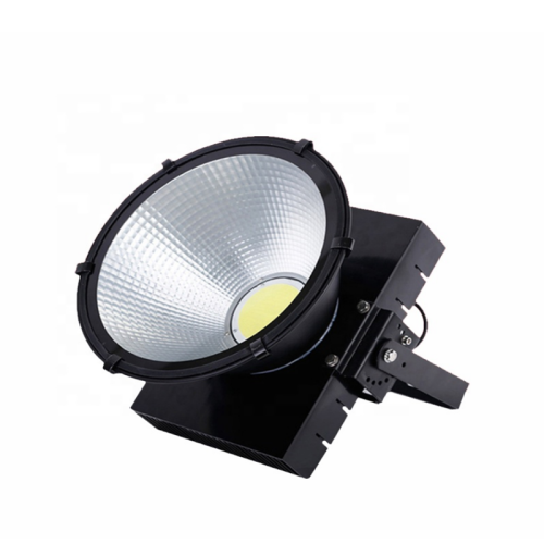 300w400W500W1000W2000w Lâmpada suspensa em torre LED