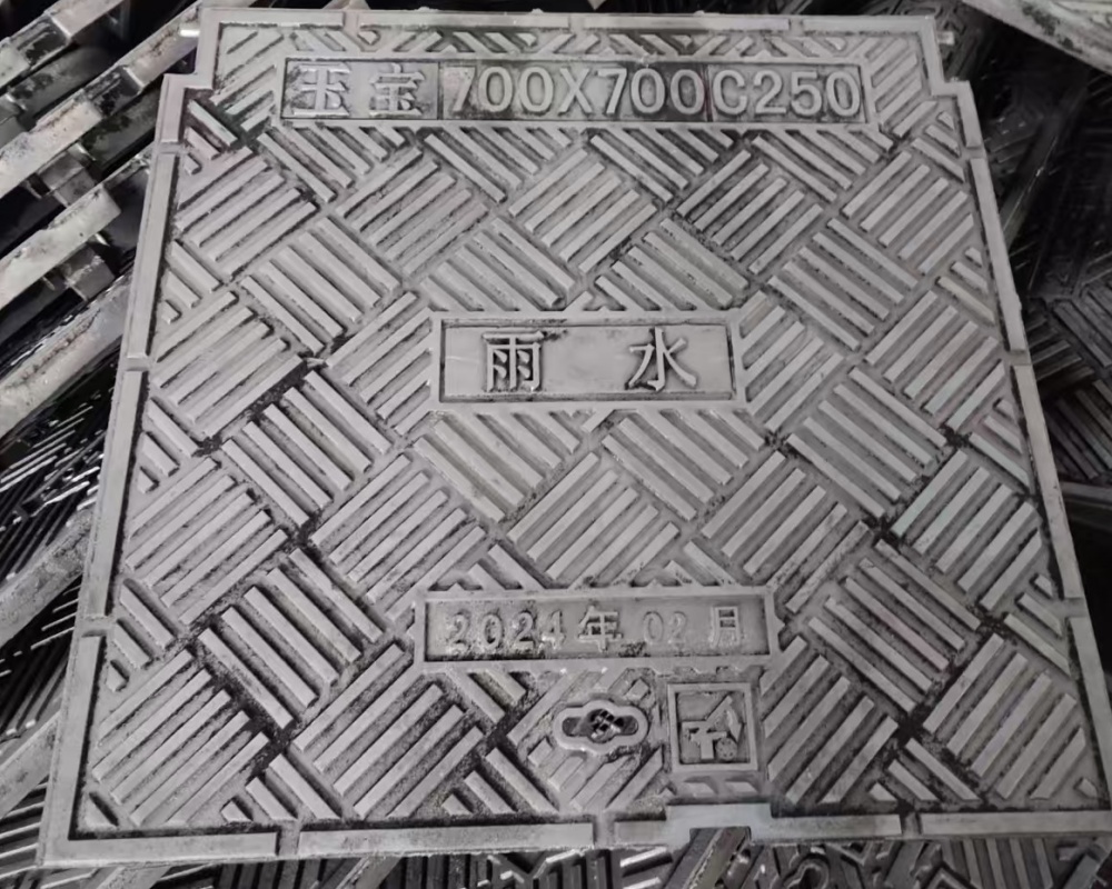 700x700 c250 manhole cover