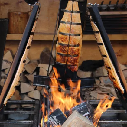 Flamed salmon board outdoor bbq portable salmon wooden salmon board with stainless Steel Brackets