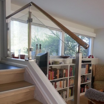 Modern design wood glass balustrade for indoor stairs