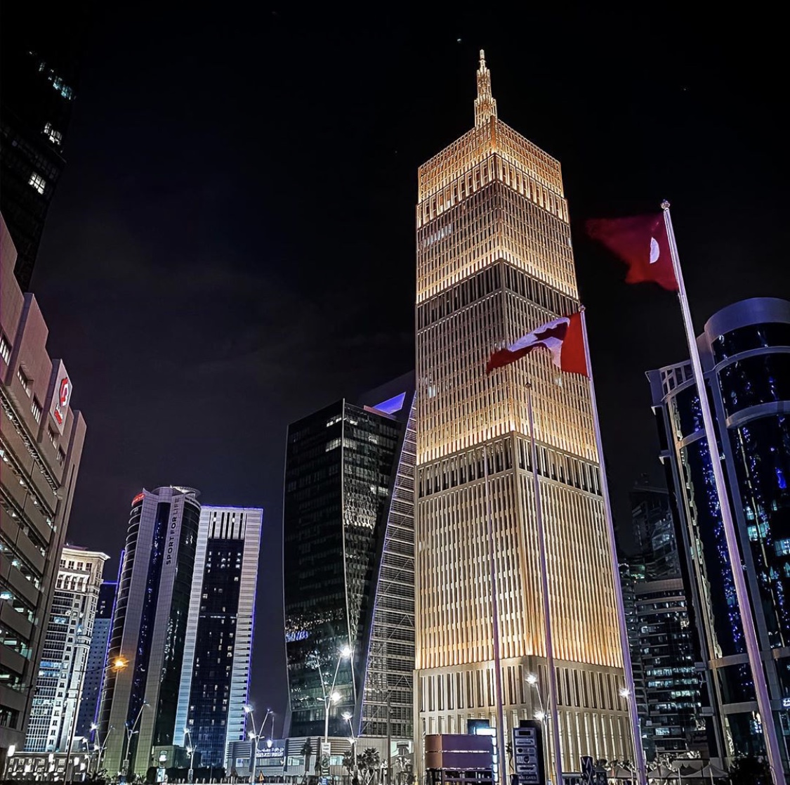 landmark building facade lighting