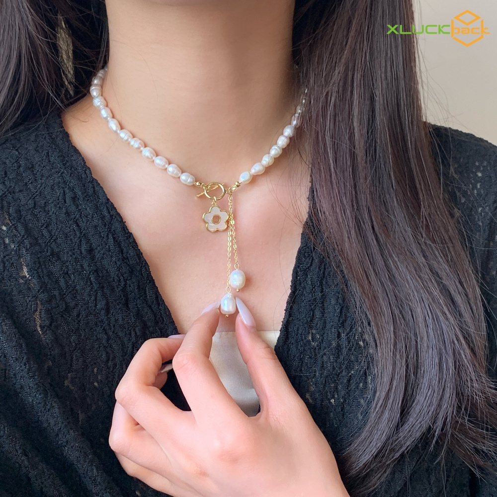 Natural Freshwater Pearl Beaded Necklace with Flowers