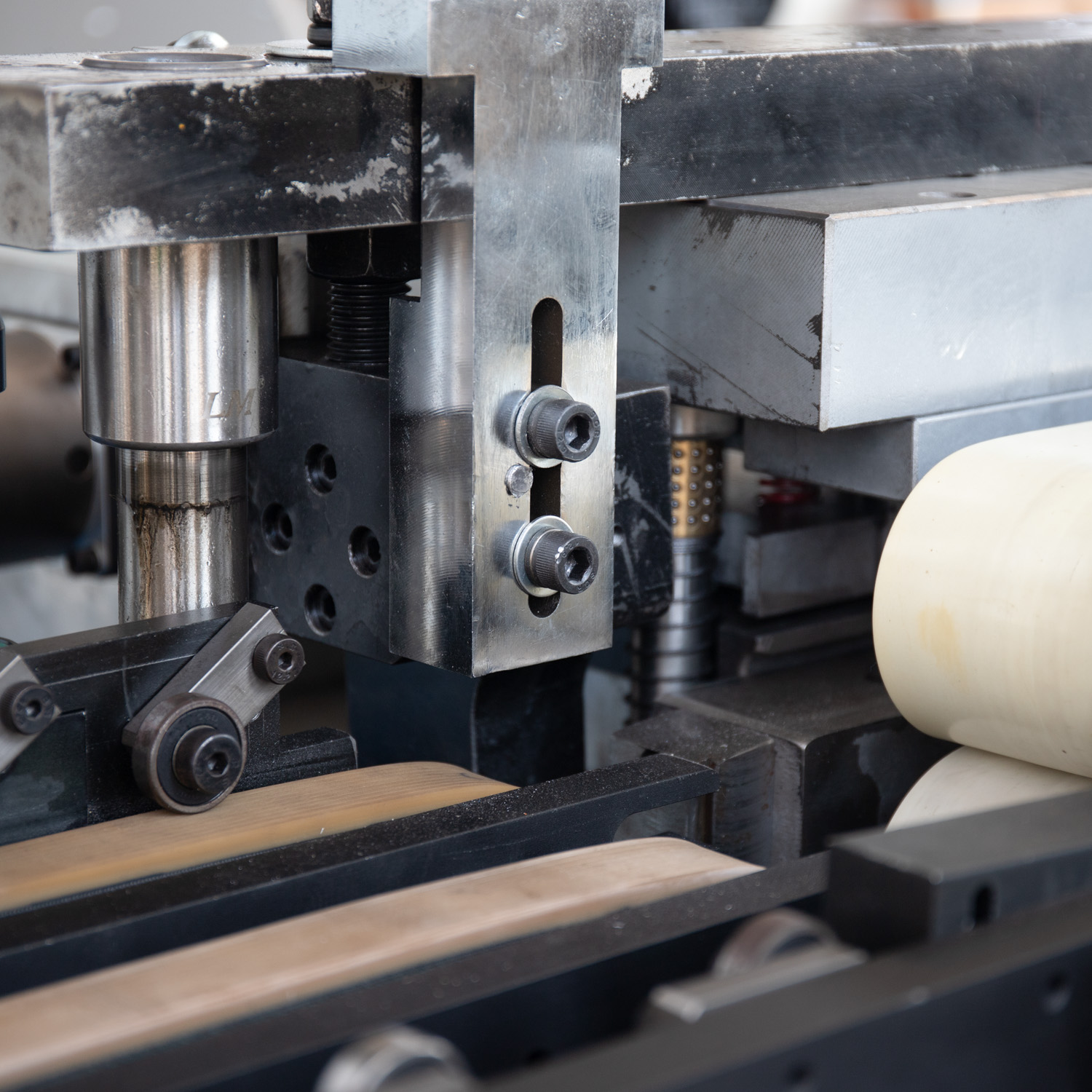 Automatic Saw Tooth Blade Making And Fixing Machine For Aluminum Foil ...