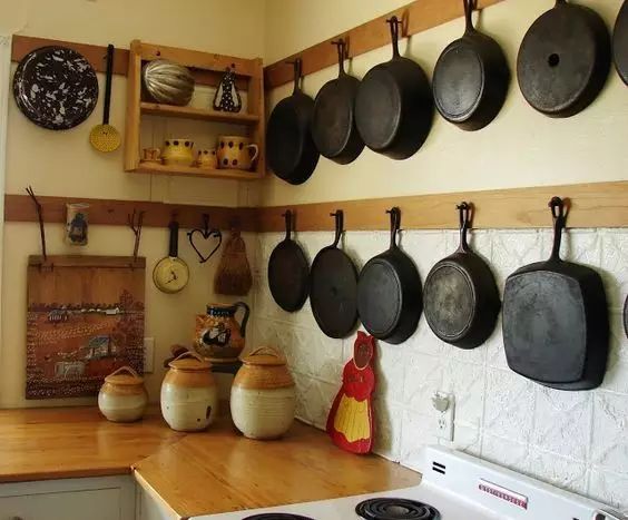 Hang the kitchenware and cups