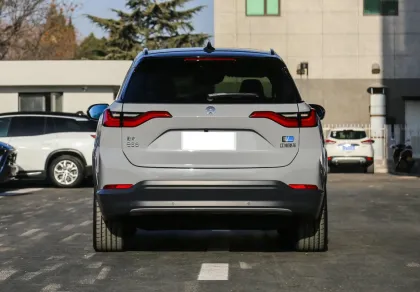 2023 NIO ES8: Electric SUV | New Energy Vehicle