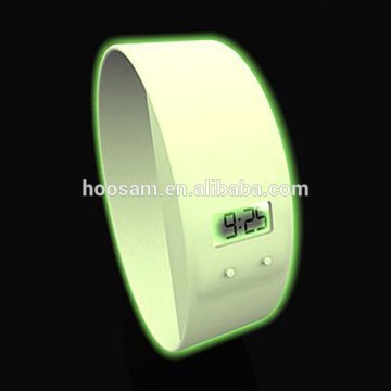 Hot selling New Silicone wristband watch, Made of 100% Silicone Material, Lightweight and Durable