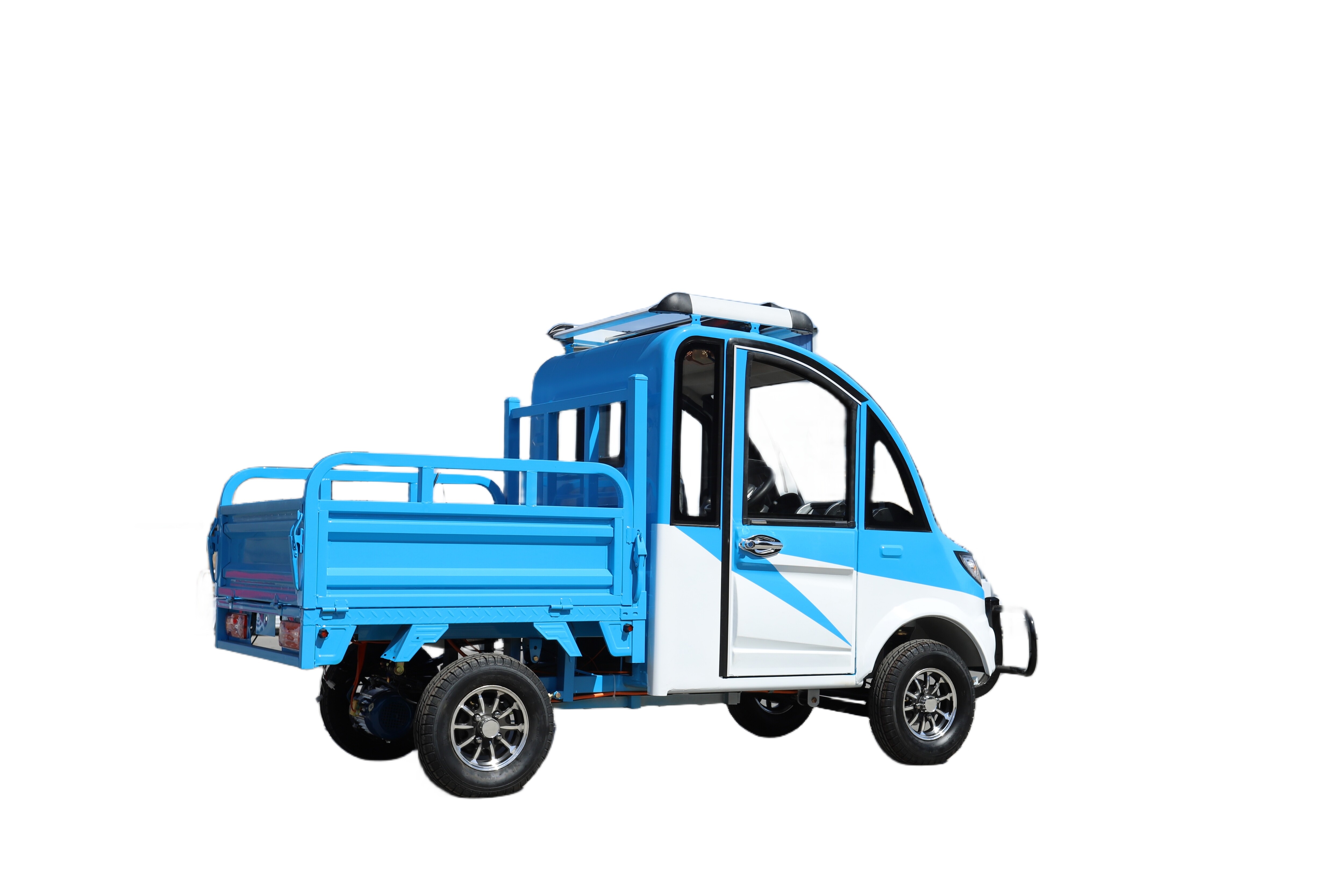 Independent semi-enclosed electric cargo four-wheeler