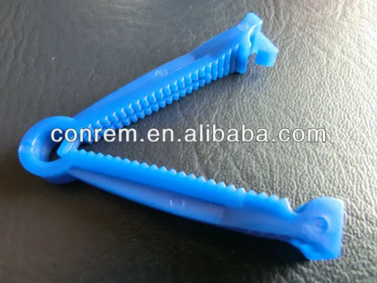 Disposable plastic umbilical cord clamp