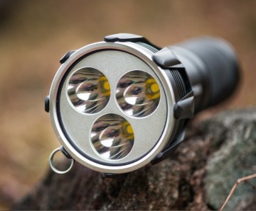 Saint Torch 5600 Lumen Long Throw IPX7 Αδιάβροχο φακό αναζήτησης και διάσωσης
