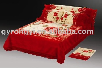 Red Printed and super soft 100% polyester blanket set