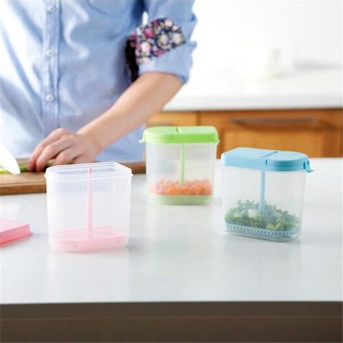 plastic seasoning condiment holder with lift up strainer for keeping vegetable fresh