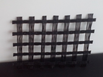 Warp knitted biaxial polyester geogrid