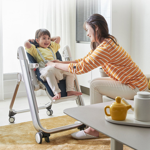 Chaise haute de luxe pour bébé avec roues