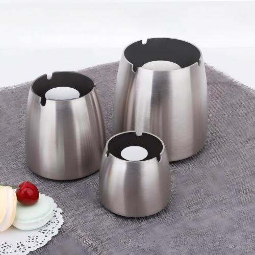 Desktop-Aschenbecher aus Metall mit Zigarettenhalterschlitz