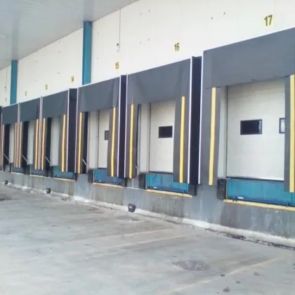 Mechanical Loading Dock Shelter