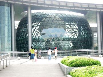 Curtain wall glass