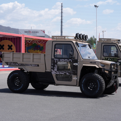 4 轮越野车