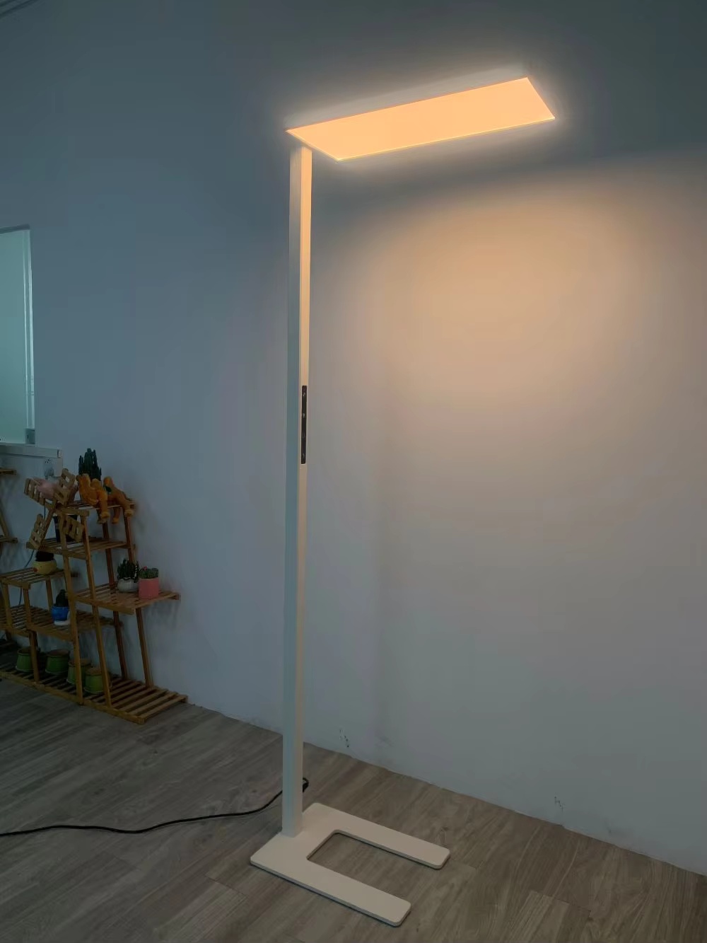 contemporary-minimalist-tall-pole-lamp-warm-w