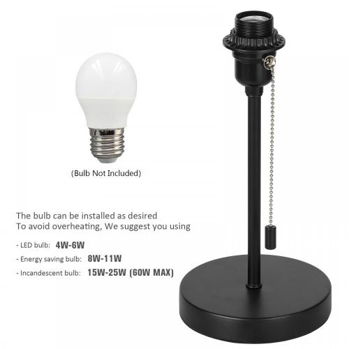 Lámpara negra de metal pequeña con pantalla de lámpara