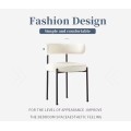 Silla de comedor moderna con estructura de metal de tela